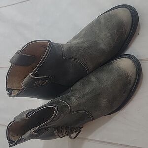 VERY Volatile Los Angeles Fringed Leather Ankel Boots or Booties Western 7.5